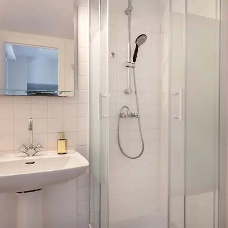 Rez-de-jardin Pour 3 Personnes Proche De La Apartament Pornic