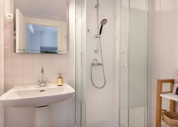 Rez-de-jardin Pour 3 Personnes Proche De La דירה פורניק